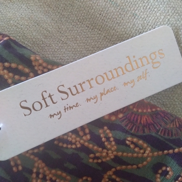 NWT Ladies Multi. Floral Dress - Picture 4 of 14